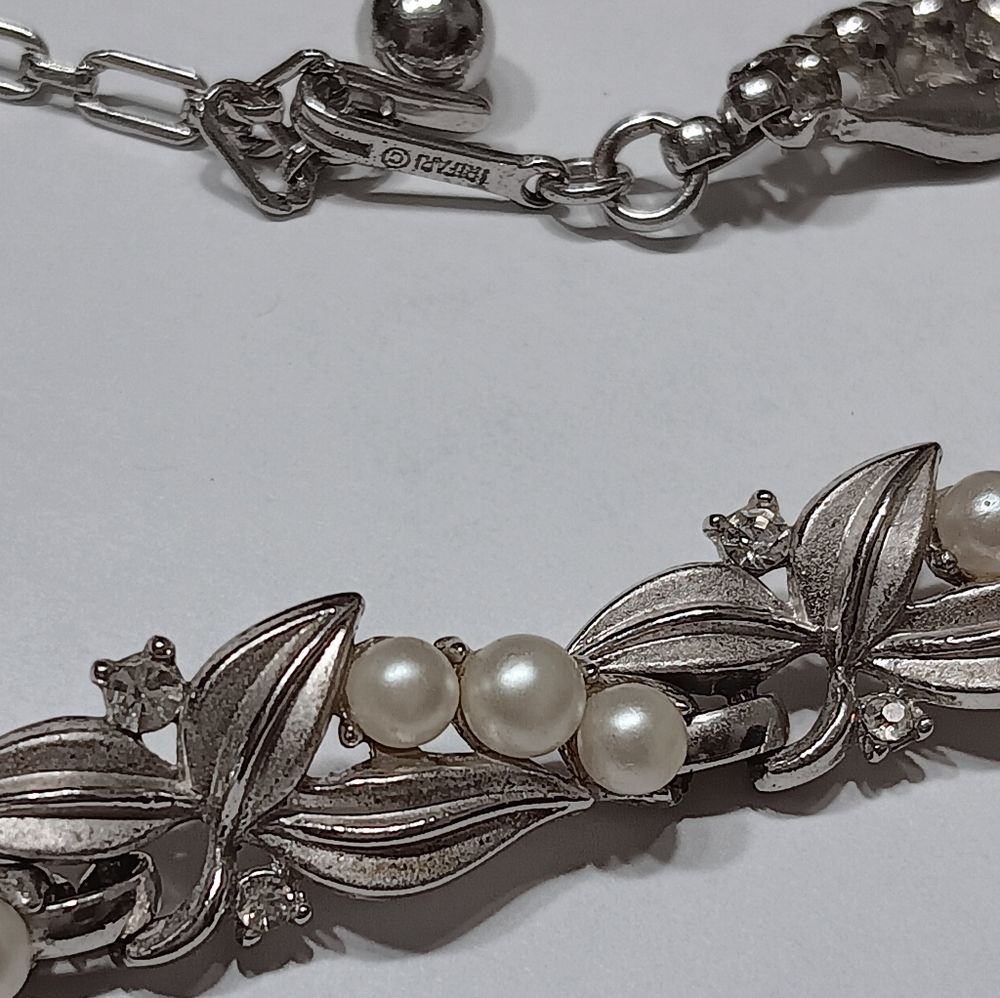 Vintage Trifari Silver Pearl Leaf Necklace